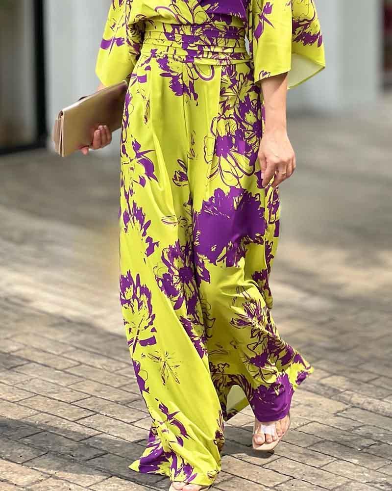 Stylish V-neck printed jumpsuit