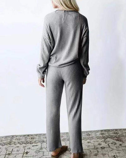 Solid color pitted knit two-piece suit