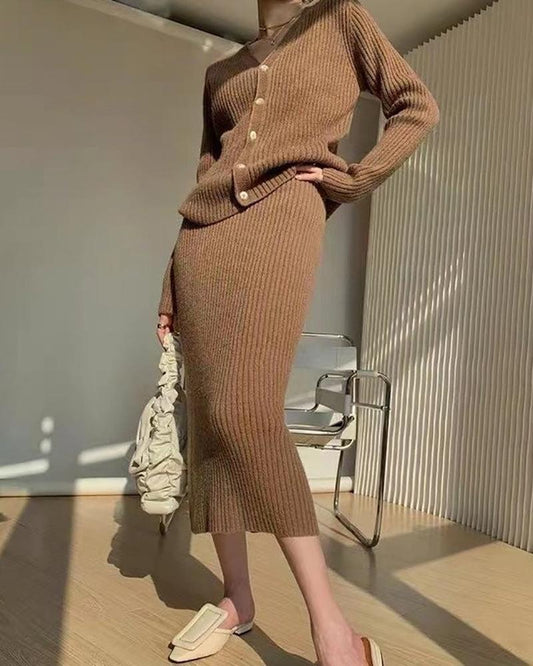 Two-piece set of retro western style sweater and skirt