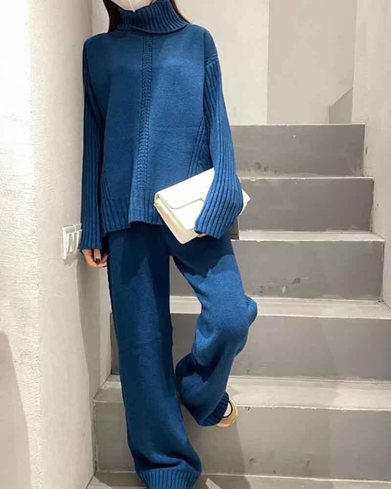 Stylish casual two-piece set of turtleneck sweater & trousers