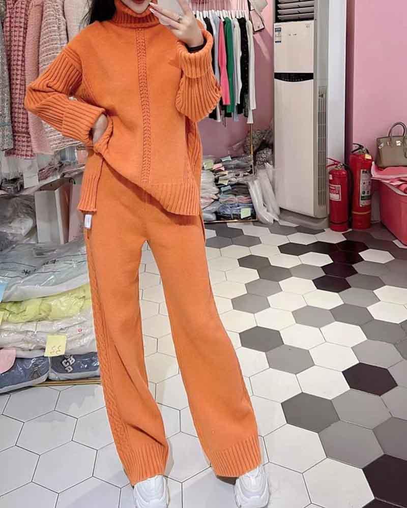 Stylish casual two-piece set of turtleneck sweater & trousers