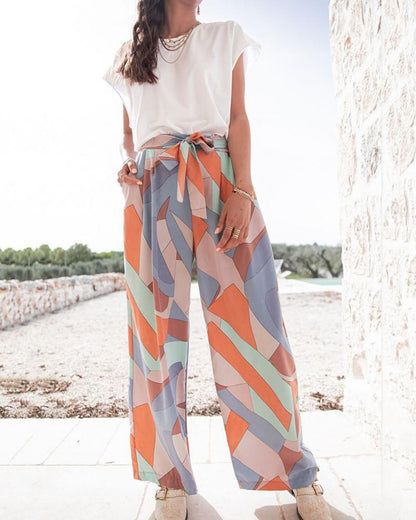 Casual Two-Piece Set of Solid Short Sleeve Top & Printed Pants