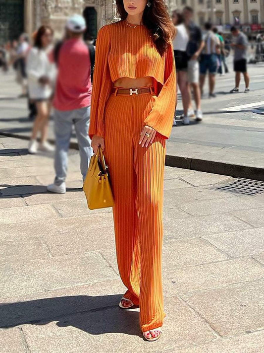 Solid color pleated two-piece suit