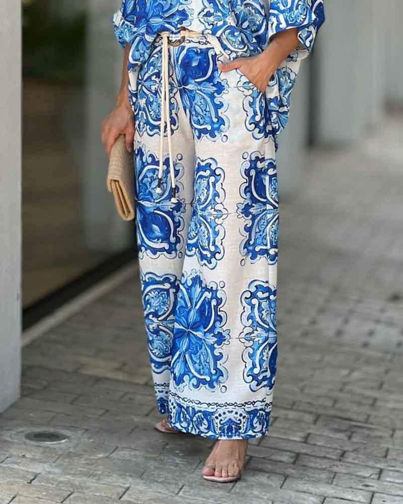 Stylish and casual printed two-piece suit