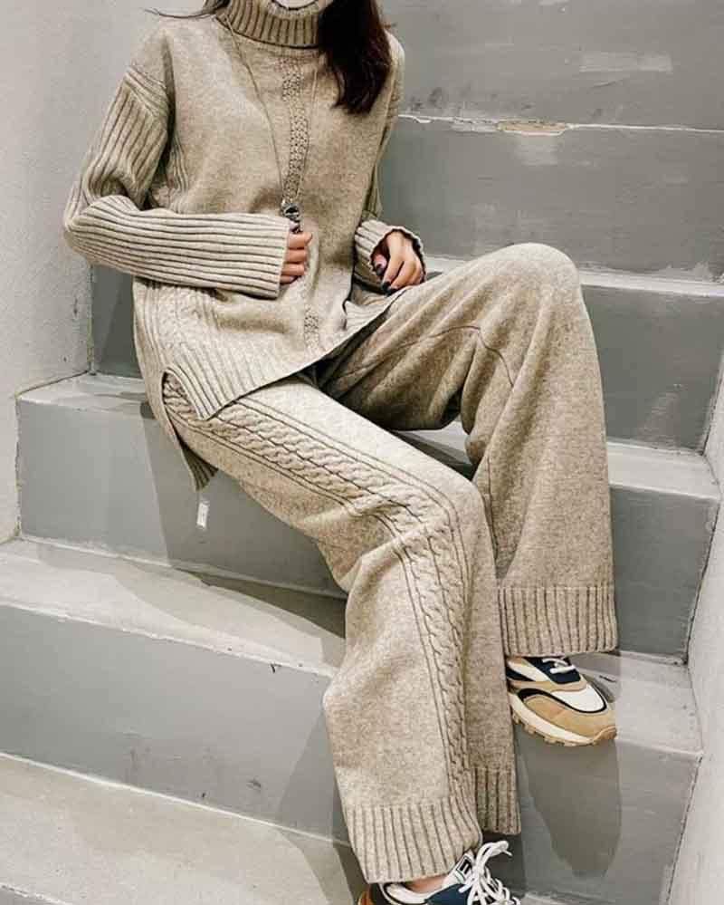 Stylish casual two-piece set of turtleneck sweater & trousers